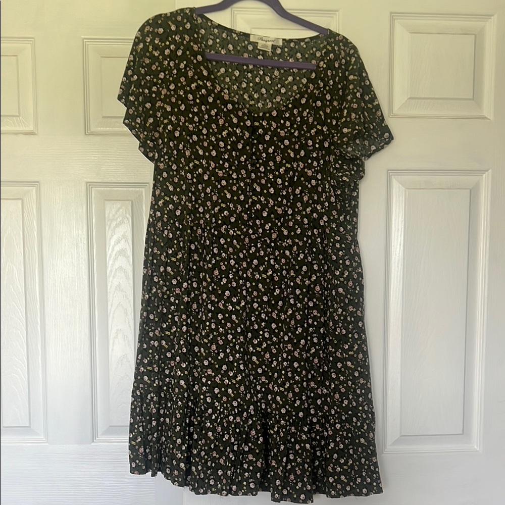 2X Women's Passport summer dress- green floral design